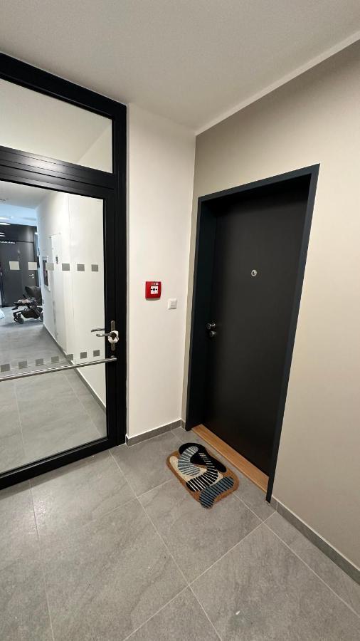 Holesovice Delight: Modern Comfort With A Twist In Prague 7 Exteriör bild