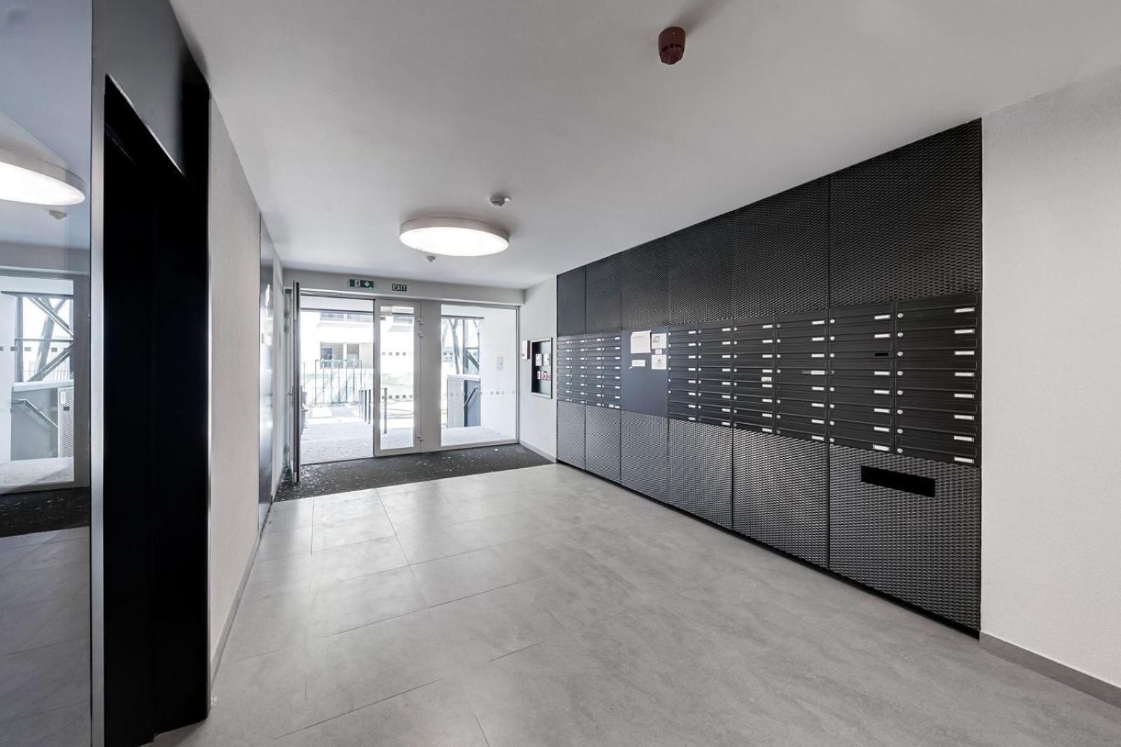 Holesovice Delight: Modern Comfort With A Twist In Prague 7 Exteriör bild