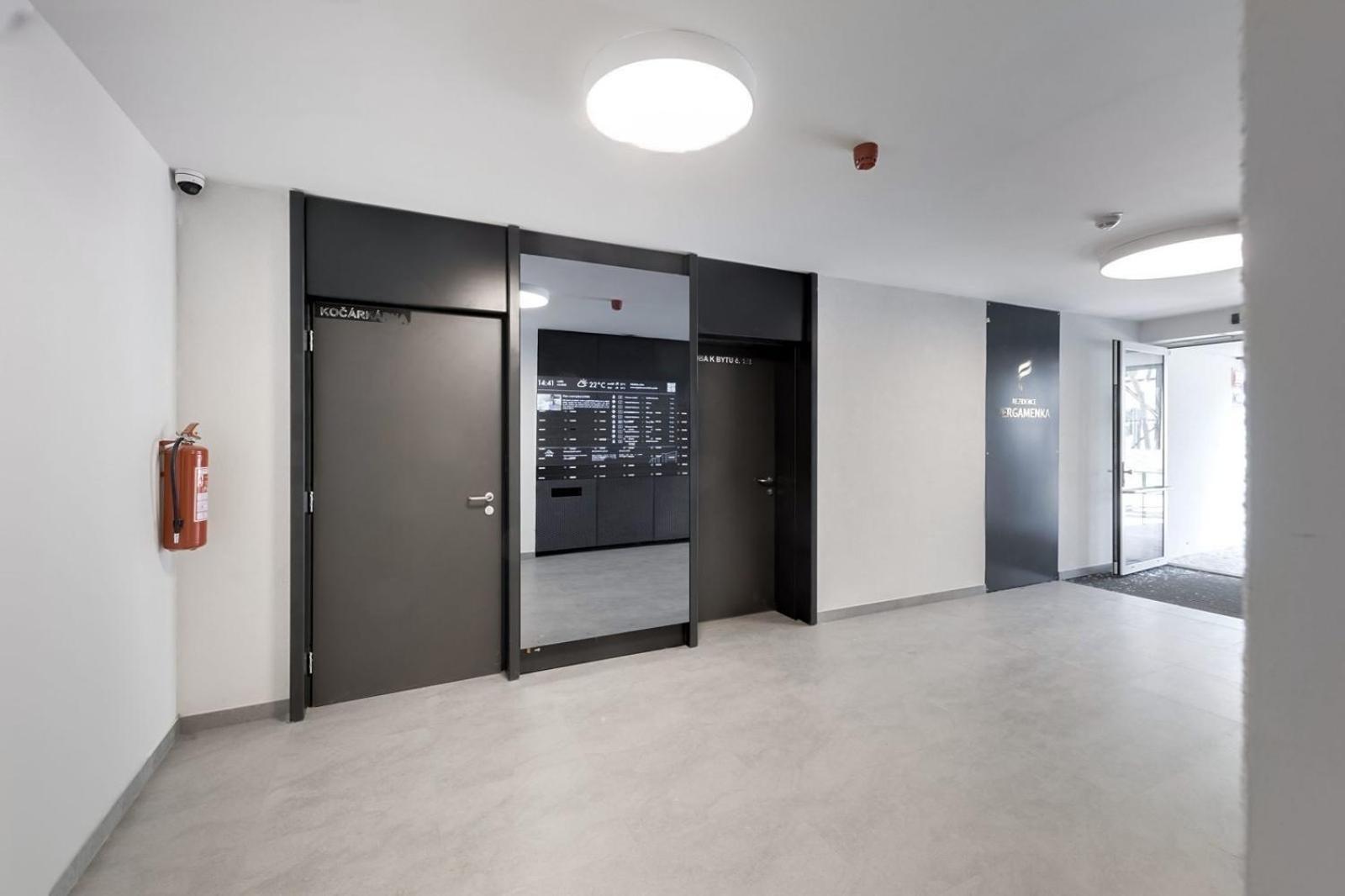 Holesovice Delight: Modern Comfort With A Twist In Prague 7 Exteriör bild