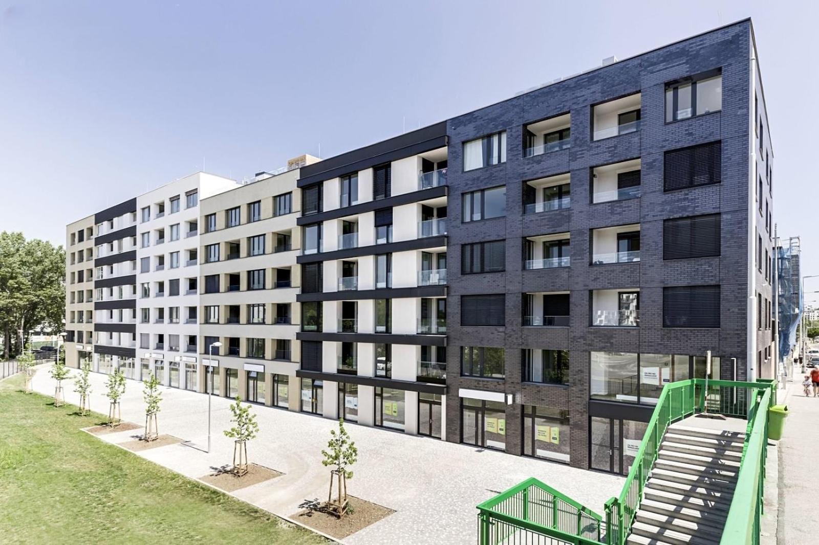 Holesovice Delight: Modern Comfort With A Twist In Prague 7 Exteriör bild