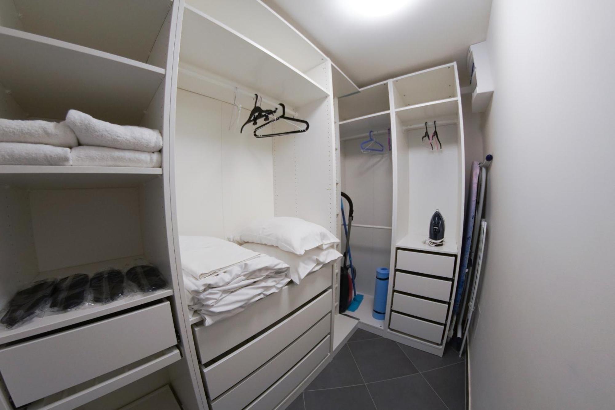 Holesovice Delight: Modern Comfort With A Twist In Prague 7 Exteriör bild