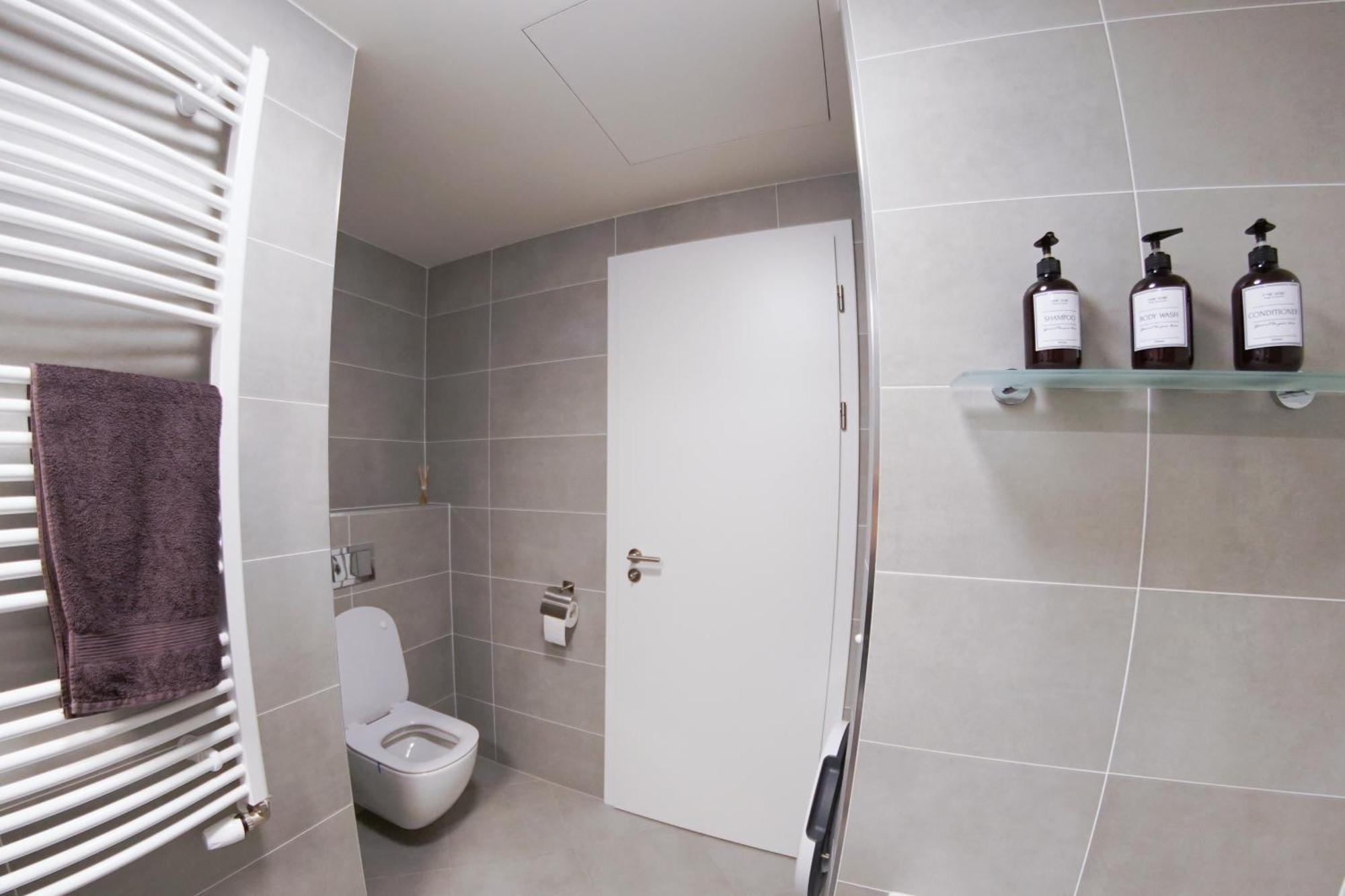 Holesovice Delight: Modern Comfort With A Twist In Prague 7 Exteriör bild