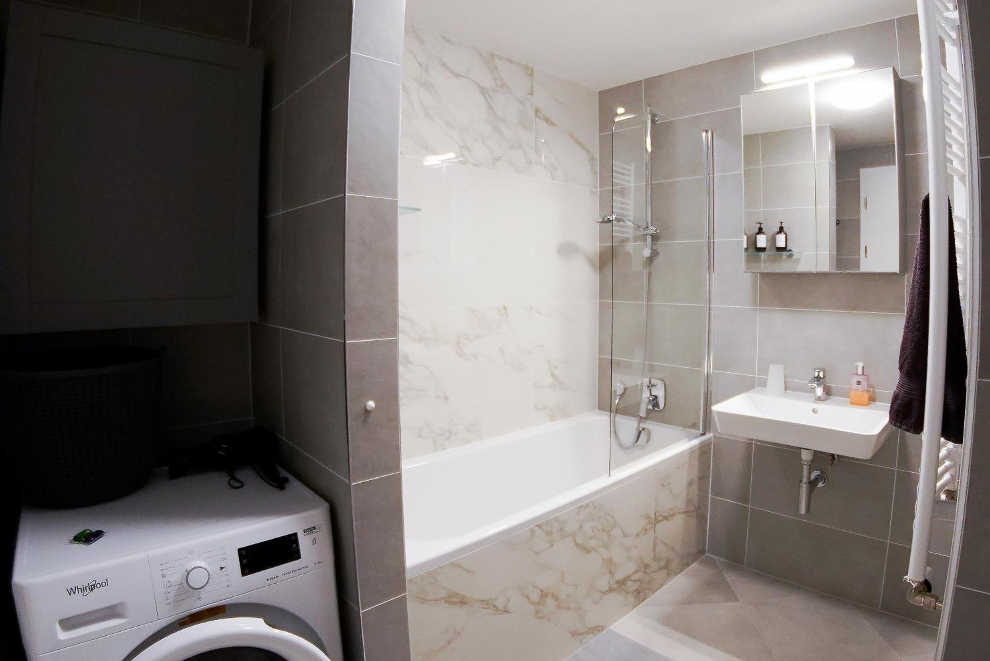Holesovice Delight: Modern Comfort With A Twist In Prague 7 Exteriör bild