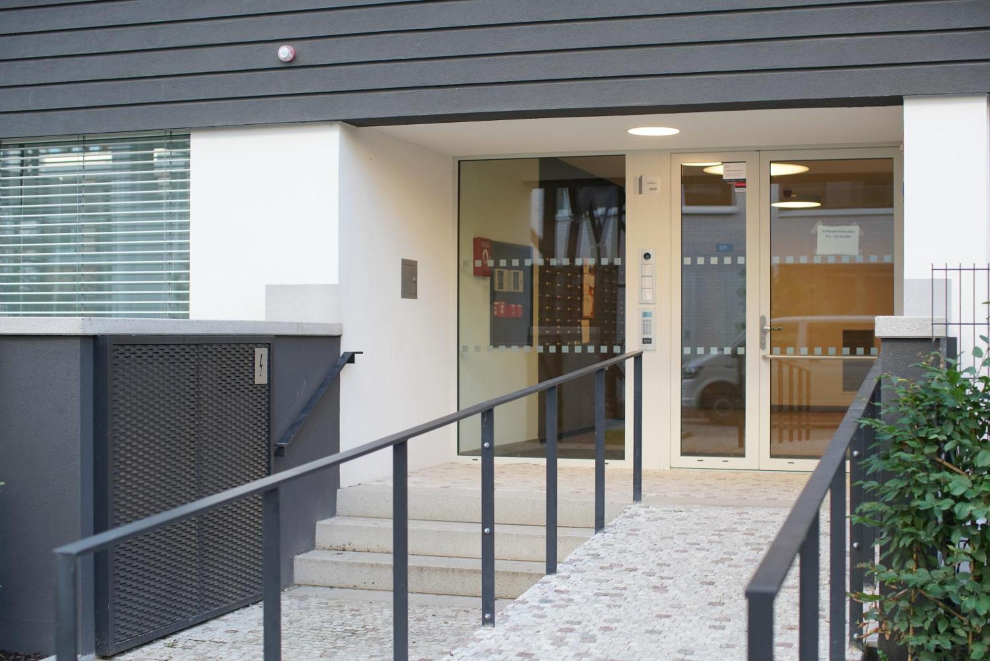 Holesovice Delight: Modern Comfort With A Twist In Prague 7 Exteriör bild